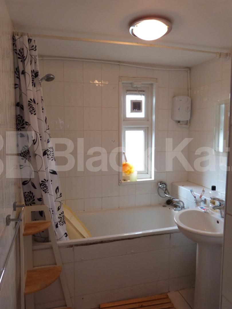 			4 Bedroom, 1 bath, 1 reception Flat			 Ida Road, Seven Sisters