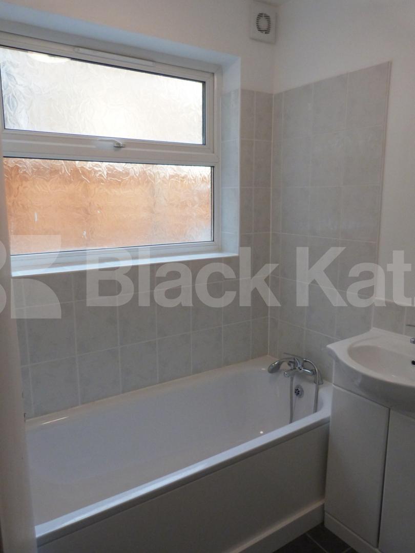 			2 Bedroom, 1 bath, 1 reception Ground Floor Flat			 Coleraine Road, Turnpike Lane