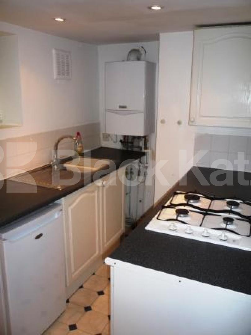 			FANTASTIC VALUE!, 1 Bedroom, 1 bath, 1 reception Flat			 Sydney Road, MUSWELL HILL