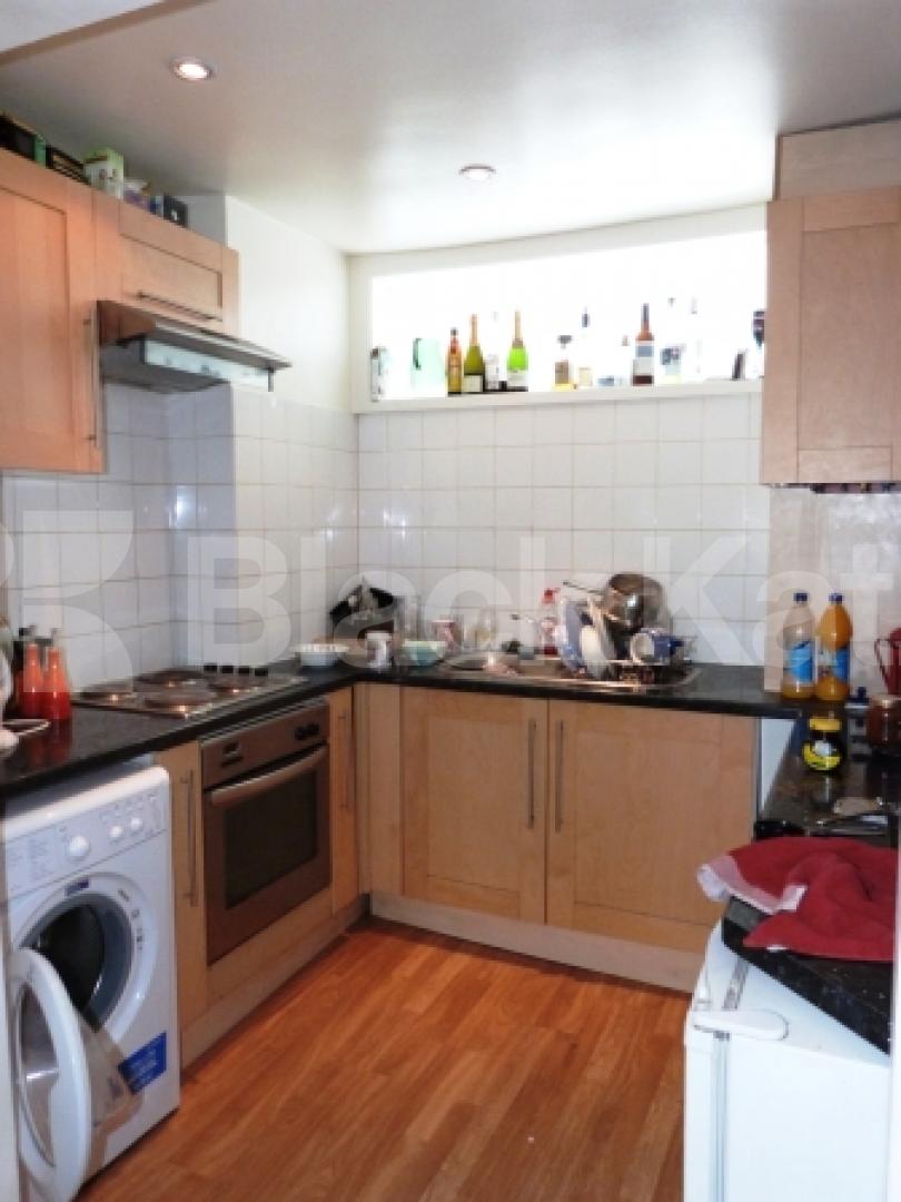 			3 Bedroom, 1 bath, 1 reception Flat			 High Street, Hornsey