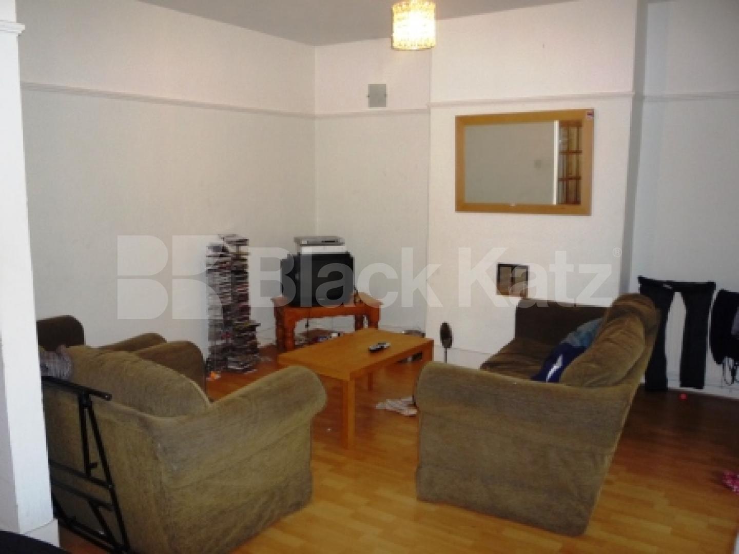 			4 Bedroom, 1 bath, 1 reception House			 Arcadian Gardens, WOOD GREEN