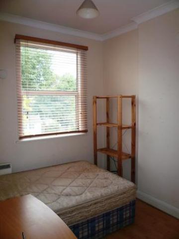 			3 Bedroom, 1 bath, 1 reception Flat			 Walm Lane, WILLESDEN GREEN