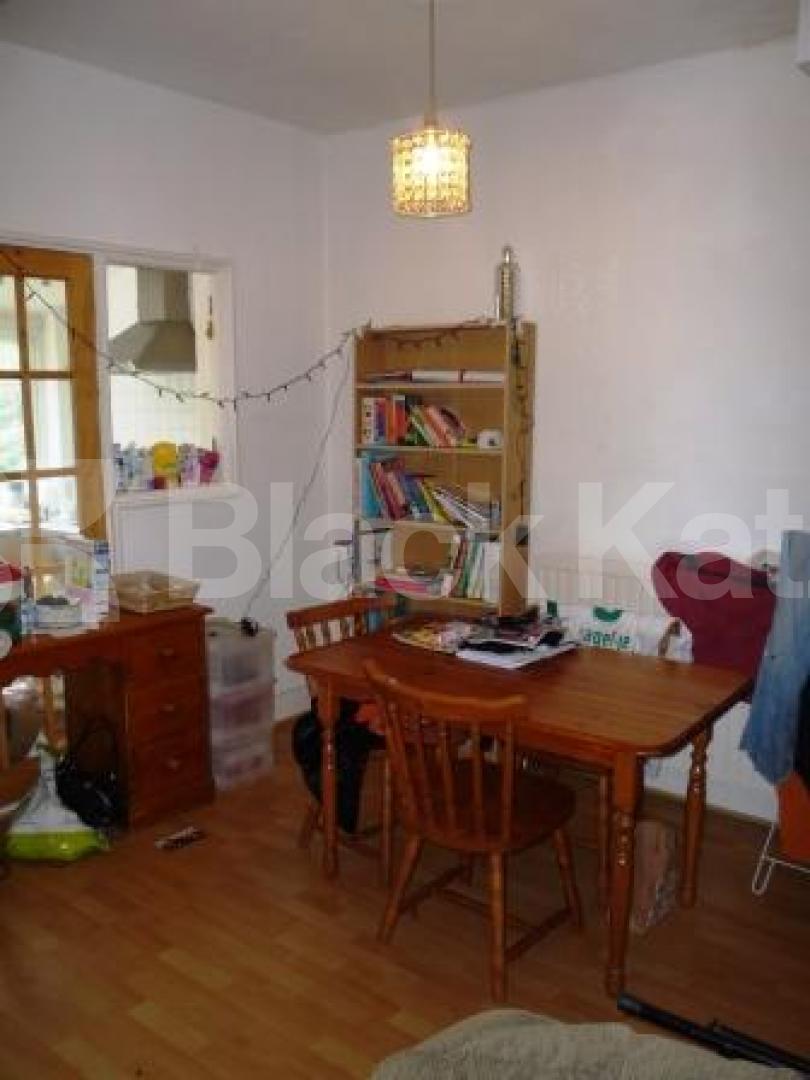 			4 Bedroom, 1 bath, 1 reception House			 Arcadian Gardens, WOOD GREEN