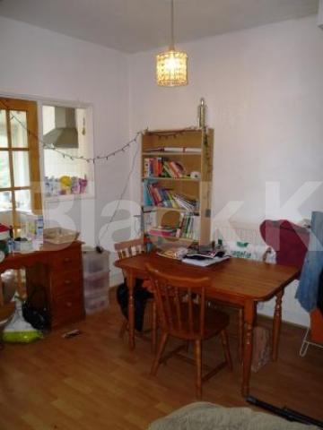 			4 Bedroom, 1 bath, 1 reception House			 Arcadian Gardens, WOOD GREEN