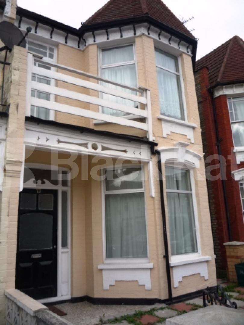 			5 Bedroom, 1 bath, 1 reception House			 Sylvan Avenue, WOOD GREEN