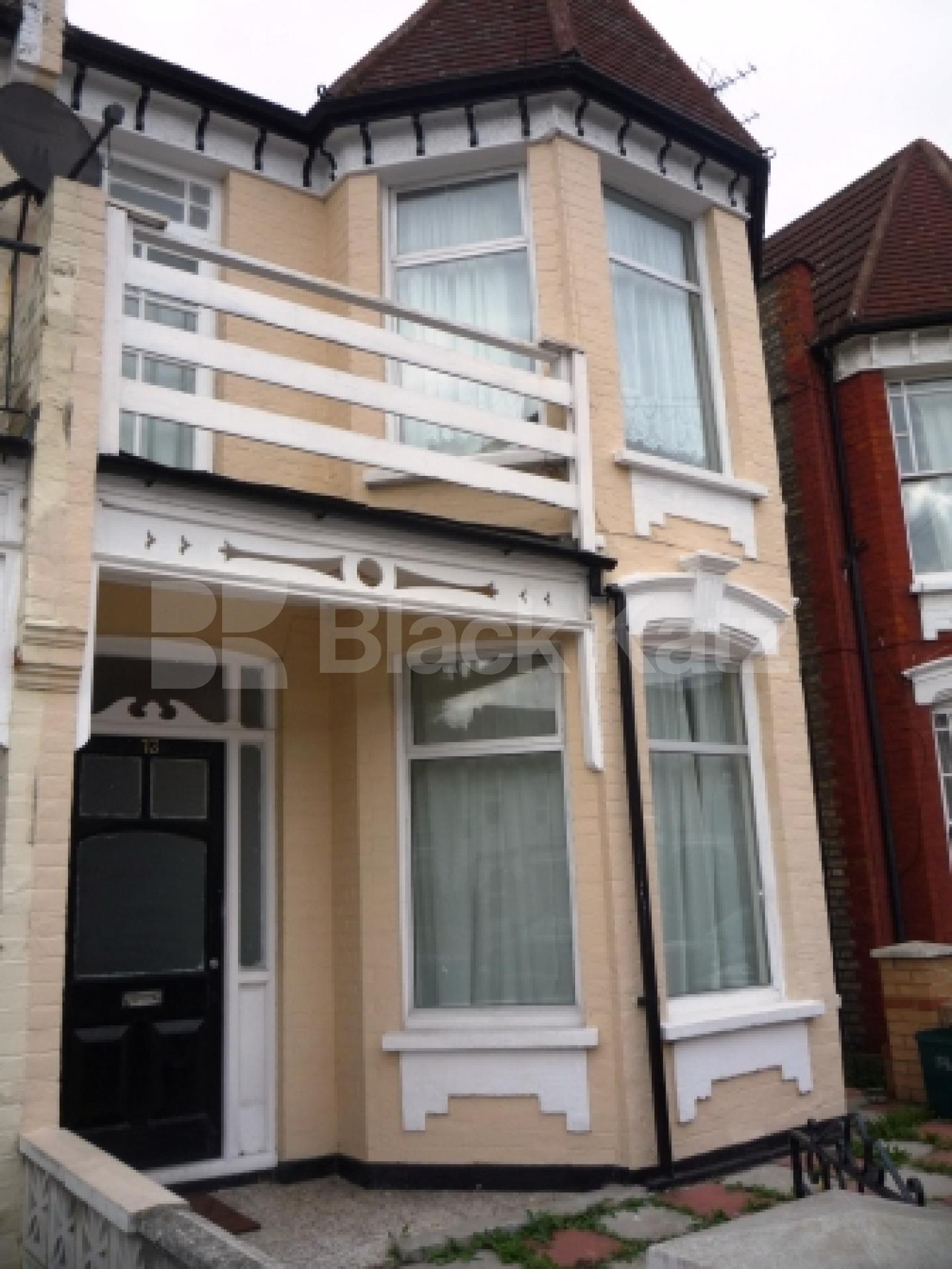 			5 Bedroom, 1 bath, 1 reception House			 Sylvan Avenue, WOOD GREEN N22