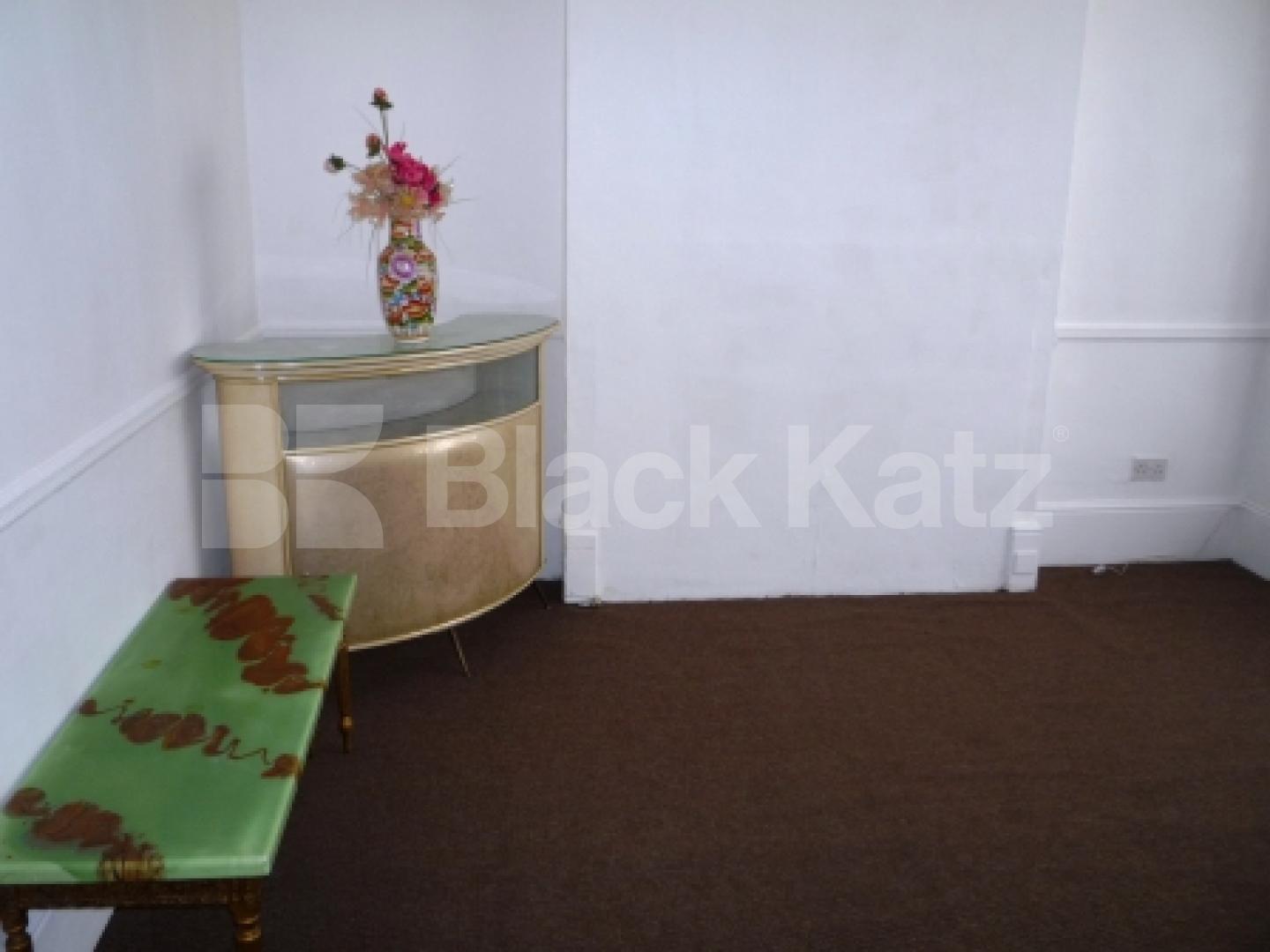 			5 Bedroom, 1 bath, 1 reception House			 Sylvan Avenue, WOOD GREEN