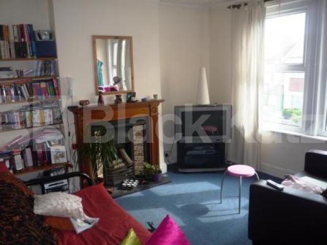 			3 Bedroom, 1 bath, 1 reception Flat			 East End Road, EAST FINCHLEY N2