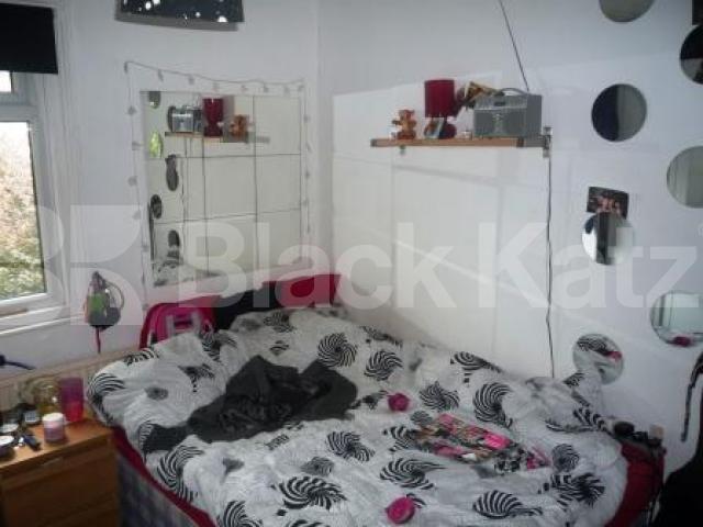 			3 Bedroom, 1 bath, 1 reception Flat			 East End Road, EAST FINCHLEY N2