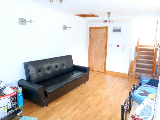 			NEW INSTRUCTION, 1 Bedroom, 1 bath, 1 reception Flat			 Kilburn Lane, QUEENS PARK