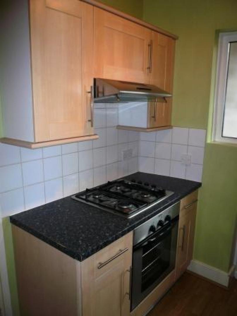 			ZONE 2 TRANSPORT LINKS, 4 Bedroom, 1 bath, 1 reception Flat			 Willesden Lane, WILLESDEN GREEN
