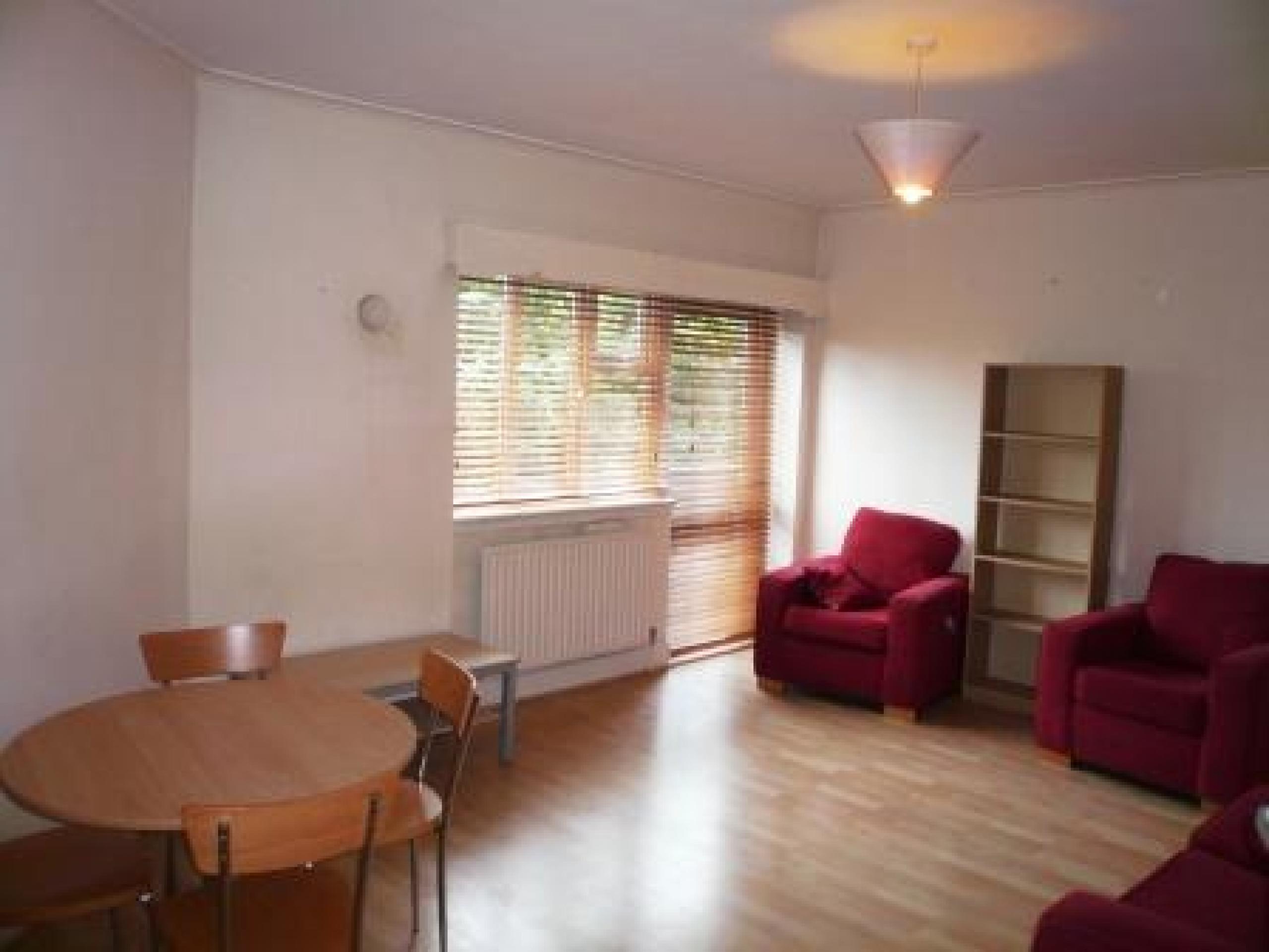 			ZONE 2 TRANSPORT LINKS, 4 Bedroom, 1 bath, 1 reception Flat			 Willesden Lane, WILLESDEN GREEN NW2