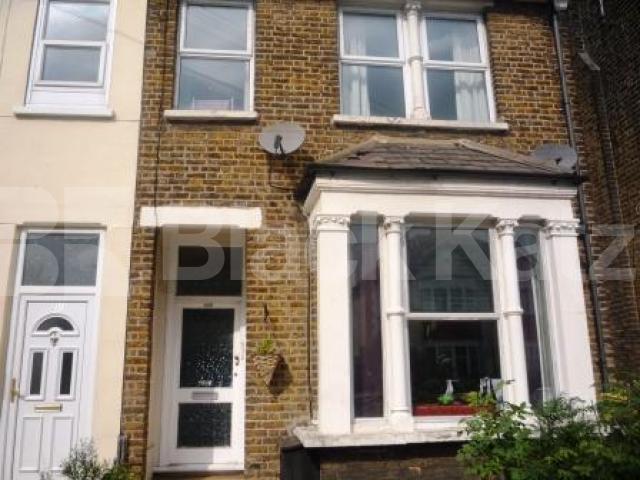 			3 Bedroom, 1 bath, 1 reception Flat			 East End Road, EAST FINCHLEY N2