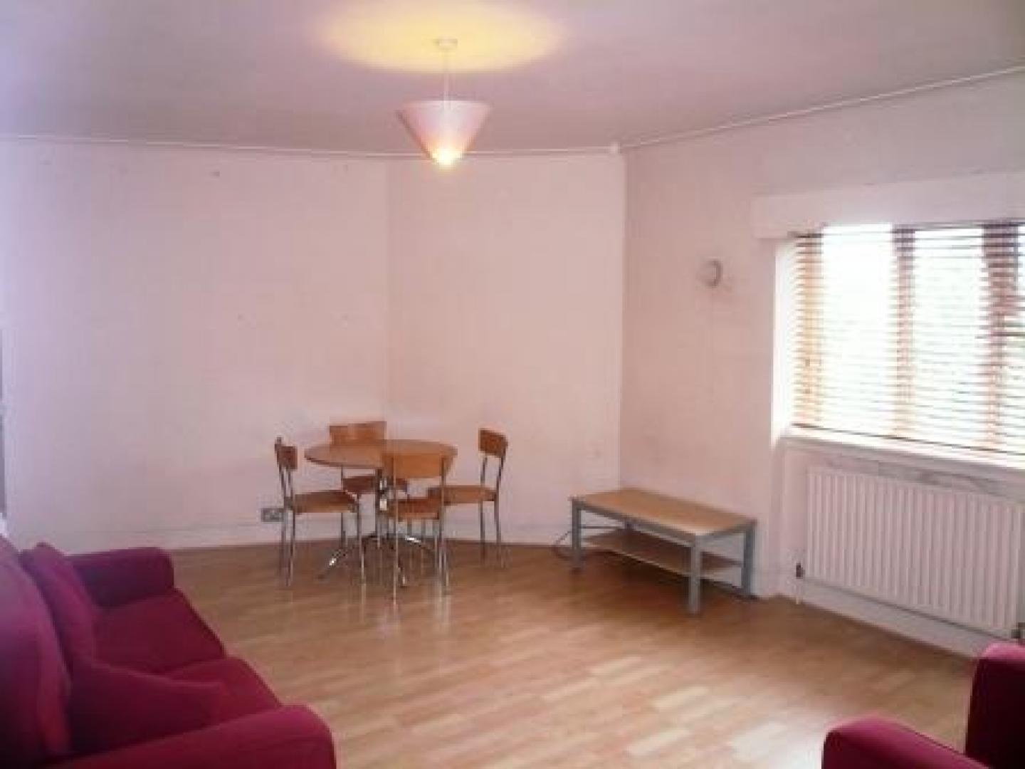 			ZONE 2 TRANSPORT LINKS, 4 Bedroom, 1 bath, 1 reception Flat			 Willesden Lane, WILLESDEN GREEN