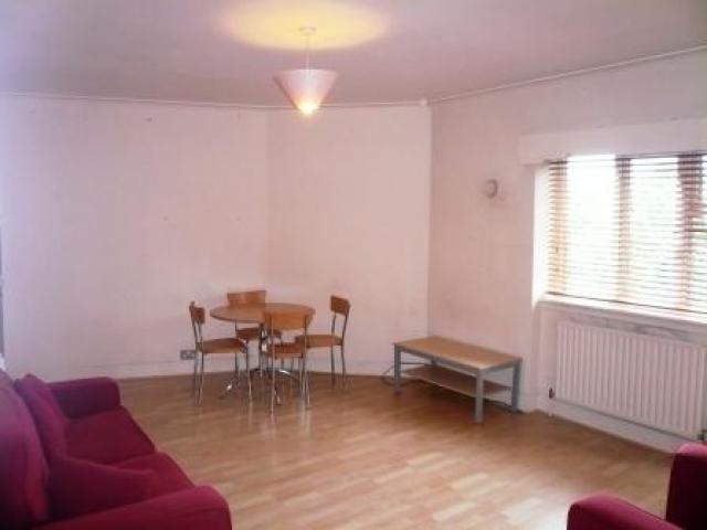			ZONE 2 TRANSPORT LINKS, 4 Bedroom, 1 bath, 1 reception Flat			 Willesden Lane, WILLESDEN GREEN