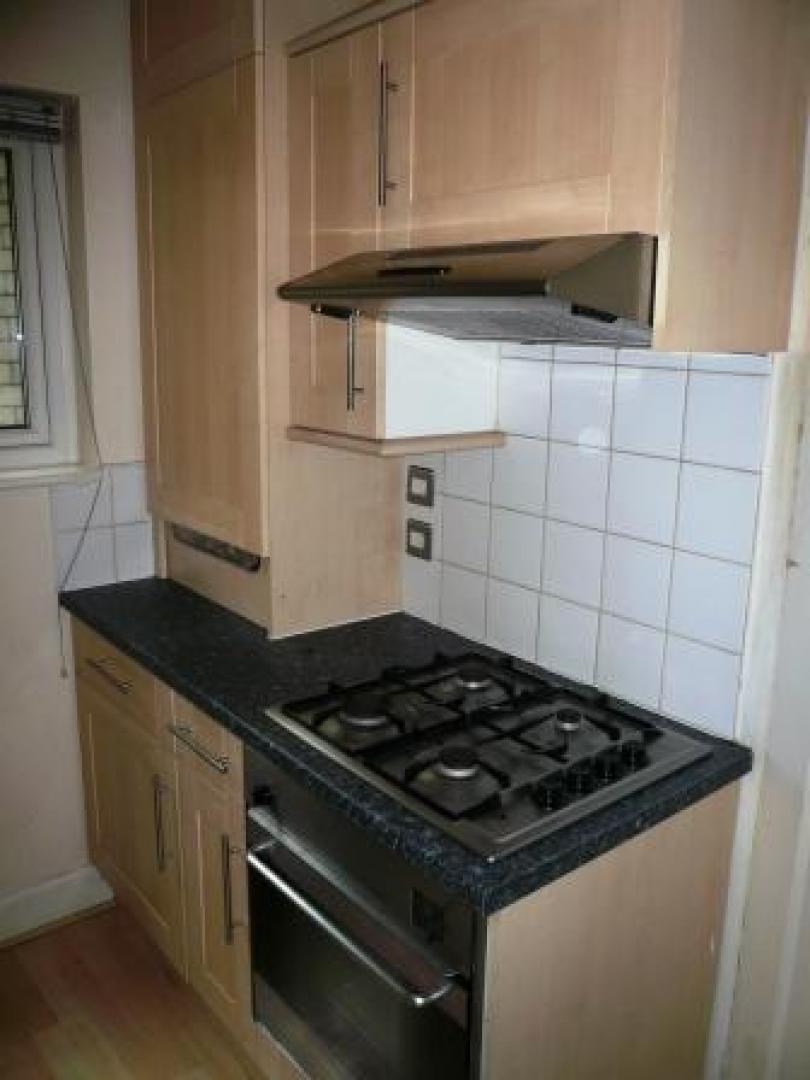			ZONE 2 TRANSPORT LINKS, 4 Bedroom, 1 bath, 1 reception Flat			 Willesden Lane, WILLESDEN GREEN