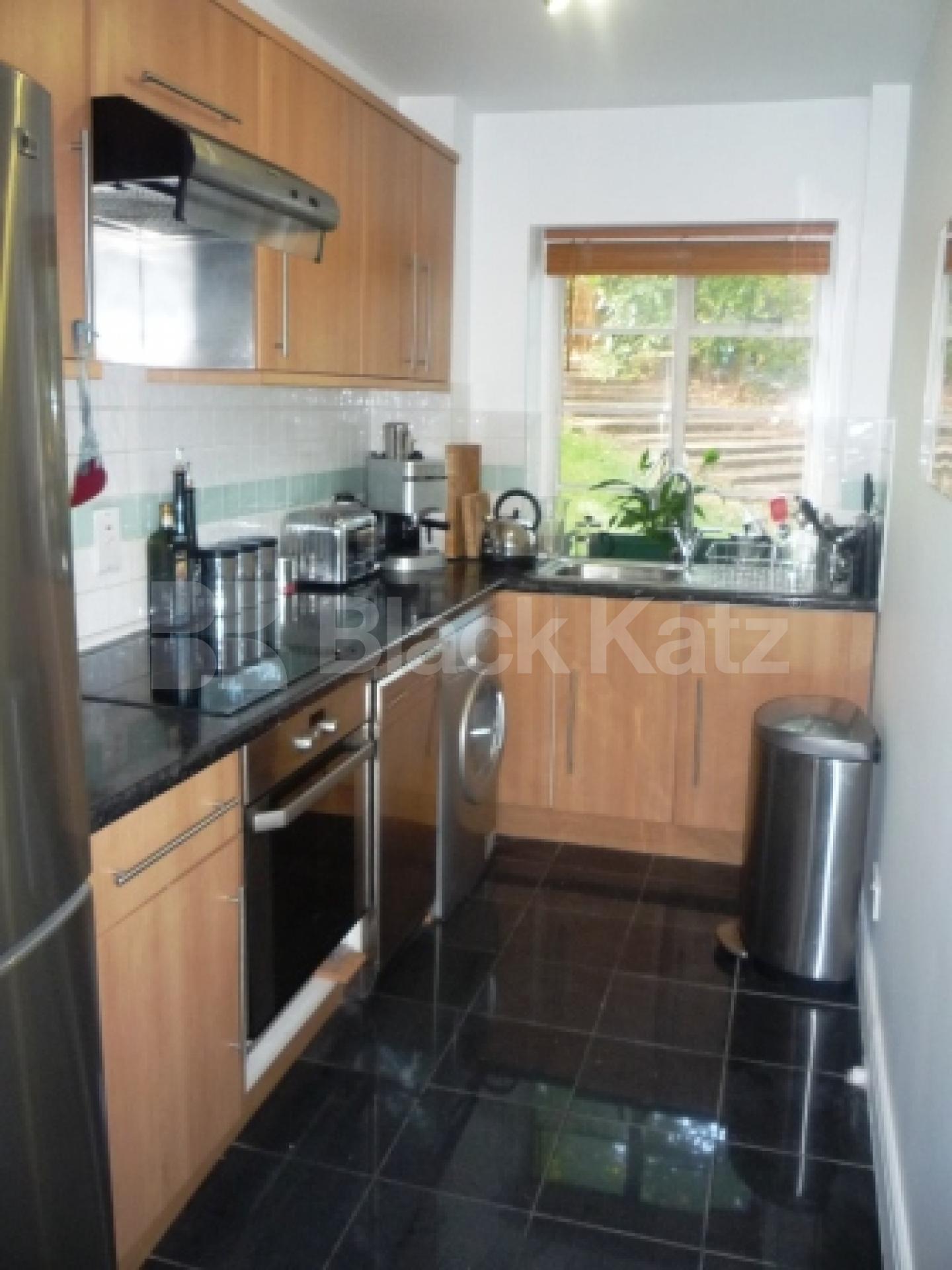 			LET, 2 Bedroom, 1 bath, 1 reception Flat			 Hornsey Lane, HIGHGATE N6