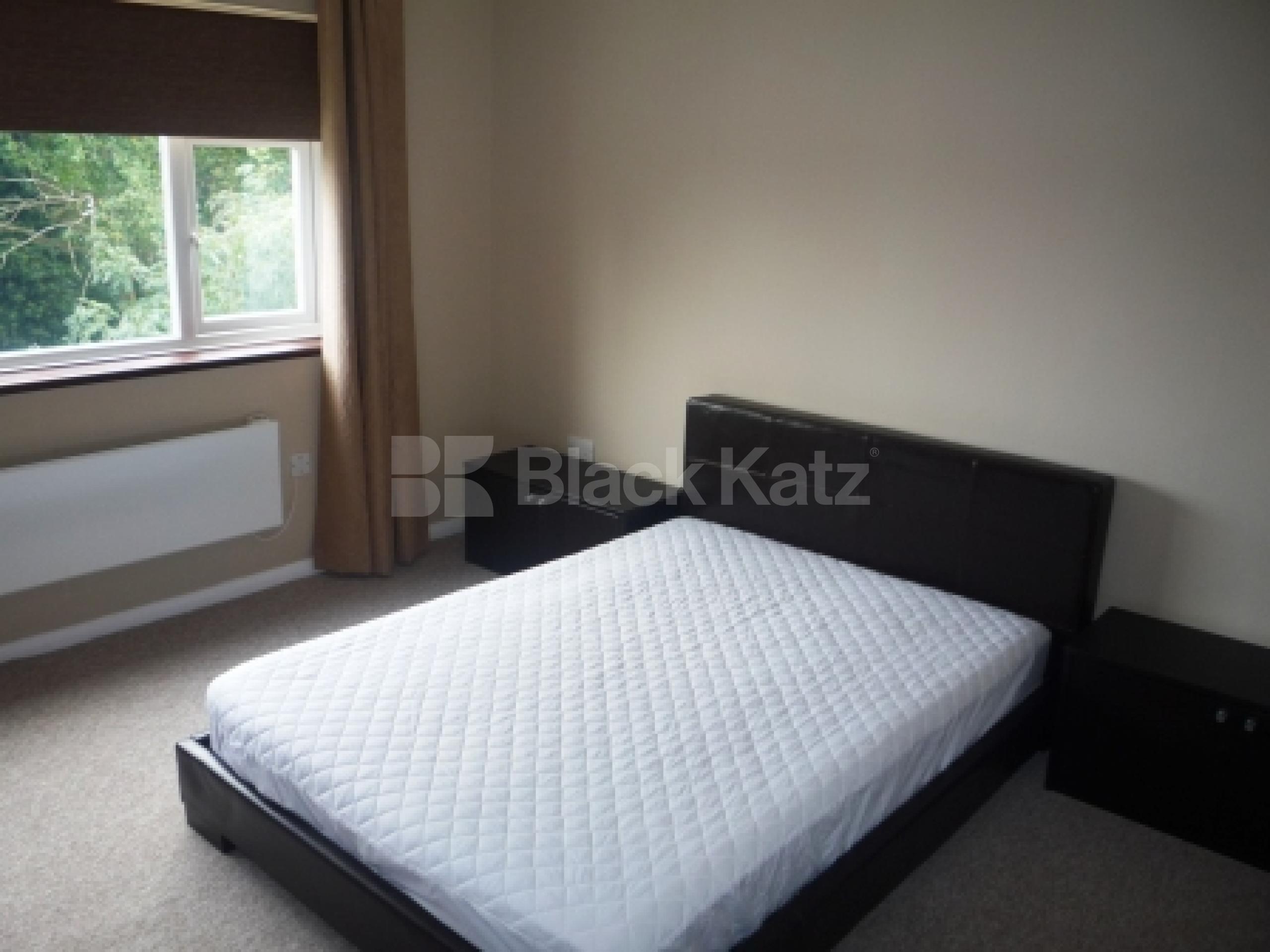 			1 Bedroom, 1 bath, 1 reception Flat			 Waverly Road, CROUCH END N8