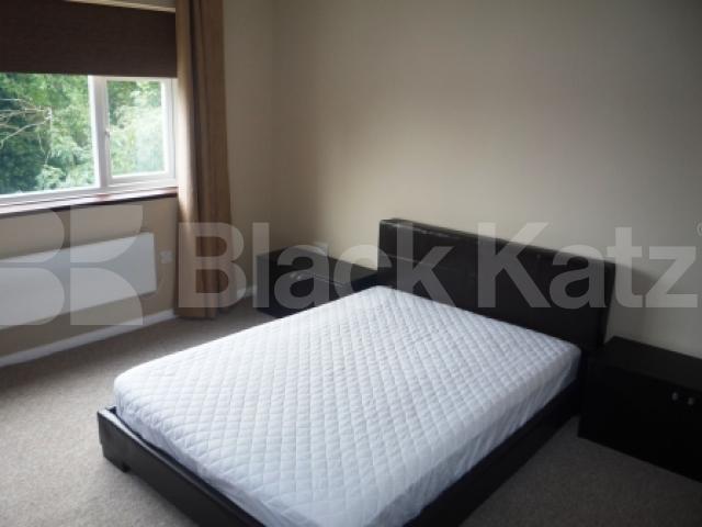 			1 Bedroom, 1 bath, 1 reception Flat			 Waverly Road, CROUCH END