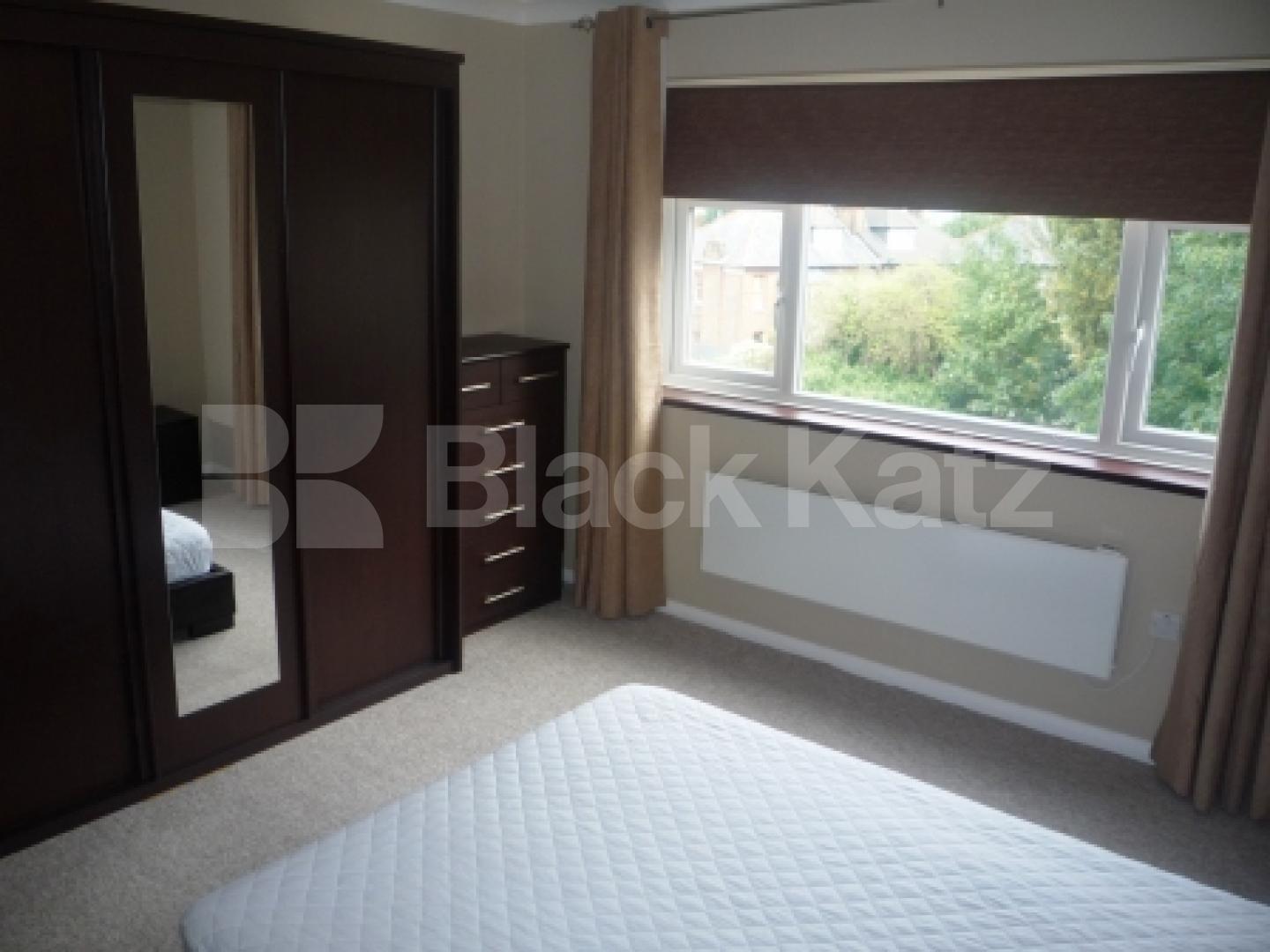 			1 Bedroom, 1 bath, 1 reception Flat			 Waverly Road, CROUCH END