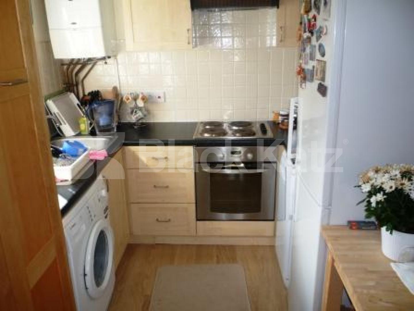 			2 Bedroom, 1 bath, 1 reception Flat			 Pembroke Road, MUSWELL HILL