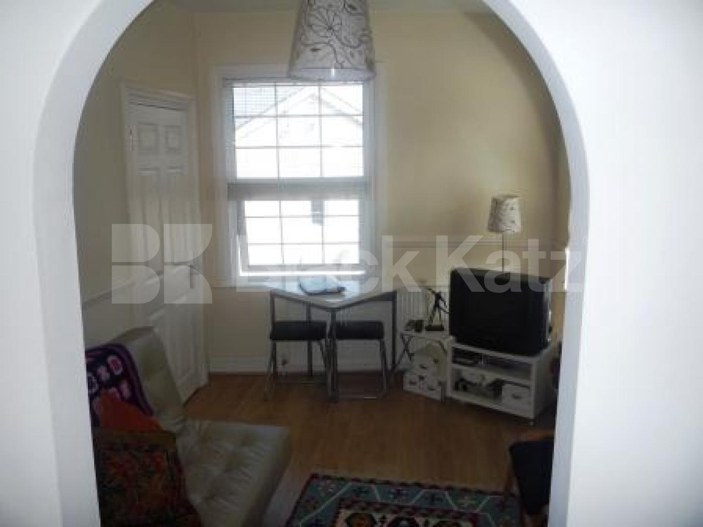 			2 Bedroom, 1 bath, 1 reception Flat			 Pembroke Road, MUSWELL HILL