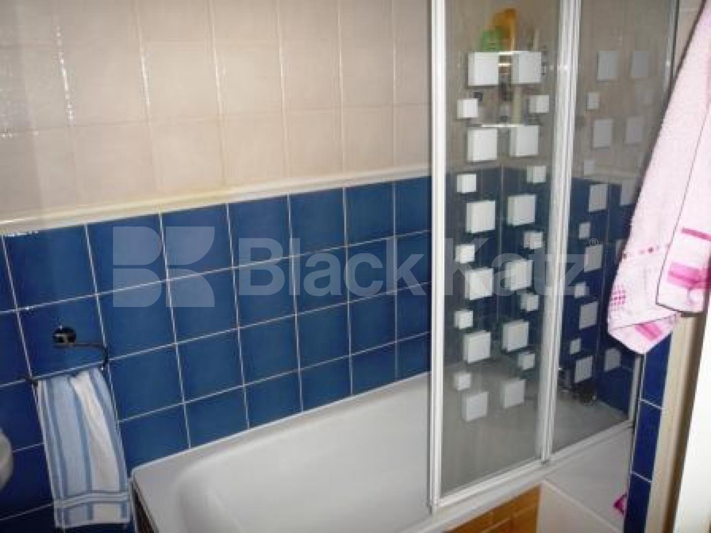 			2 Bedroom, 1 bath, 1 reception Flat			 Pembroke Road, MUSWELL HILL