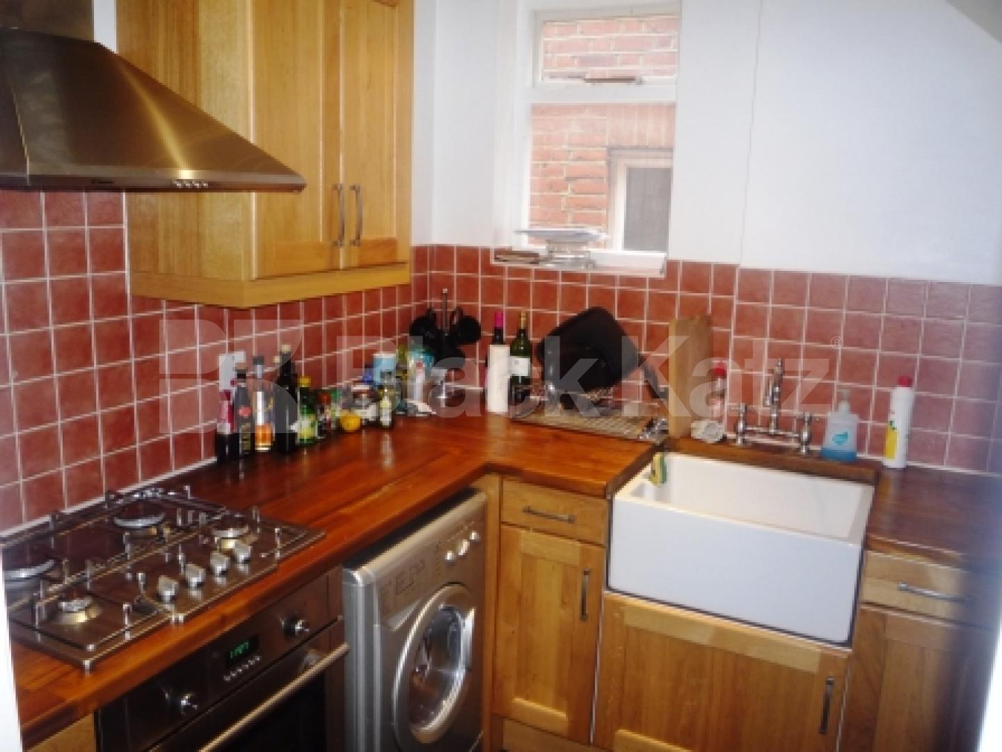 			LET, 3 Bedroom, 1 bath, 1 reception Flat			 Coolhurst Road, CROUCH END