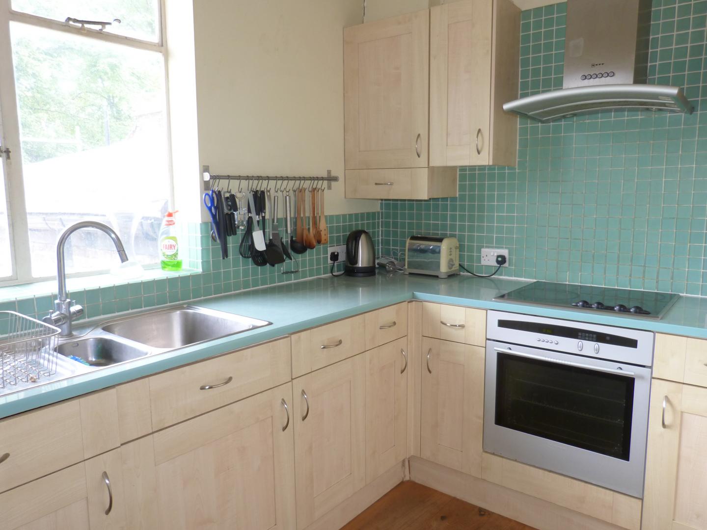			NEW INSTRUCTION, 4 Bedroom, 1 bath, 1 reception Flat			 Maygrove Road, West Hampstead