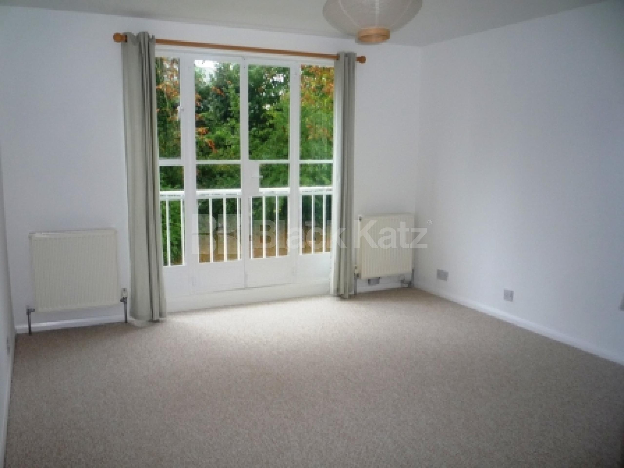 			2 Bedroom, 1 bath, 1 reception Flat			 Colney Hatch Lane, MUSWELL HILL N10