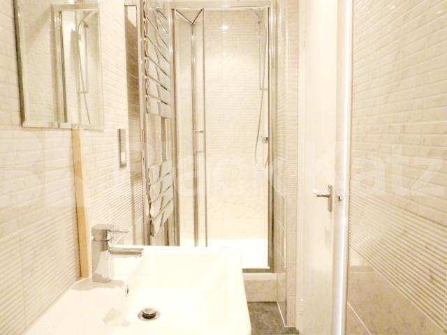 			NEW INSTRUCTION- PRIVATE ROOF TERRACE , 3 Bedroom, 1 bath, 1 reception Apartment			 Weltje Road, , Hammersmith