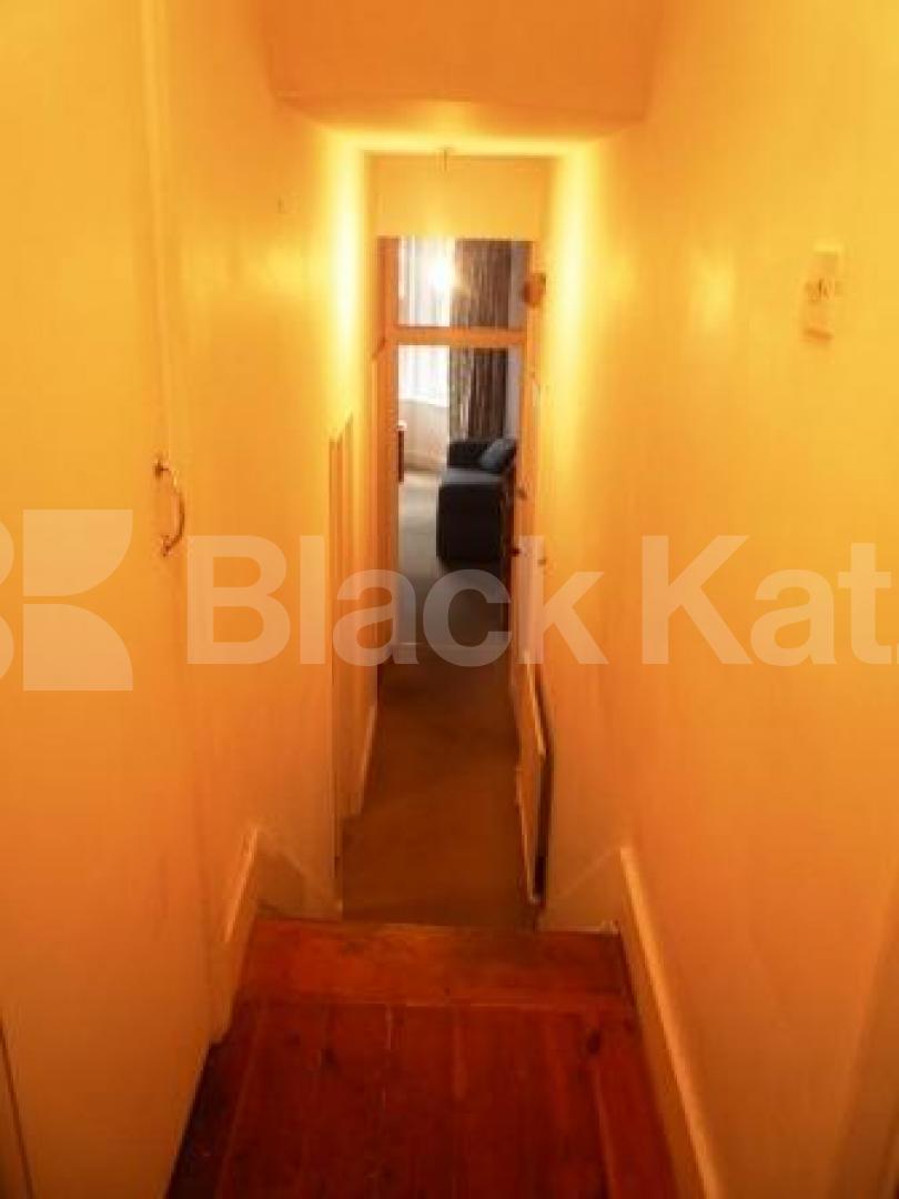 			2 Bedroom, 1 bath, 1 reception Ground Floor Flat			 Milton Road, HIGHGATE