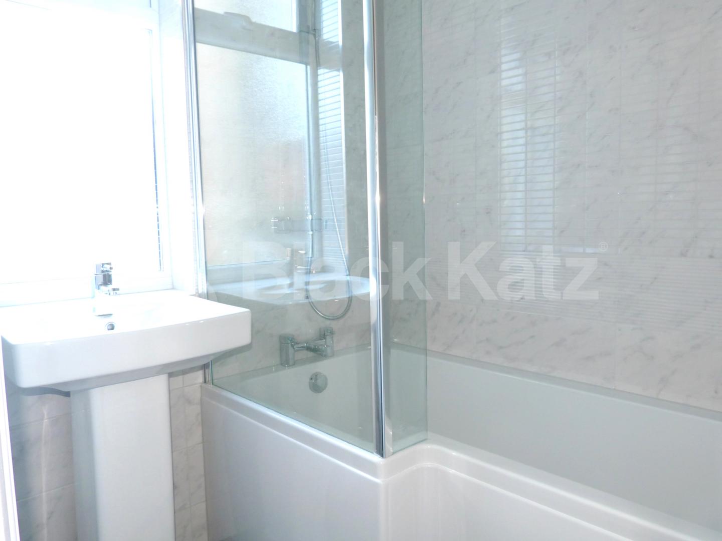 			NEW INSTRUCTION- PRIVATE ROOF TERRACE , 3 Bedroom, 1 bath, 1 reception Apartment			 Weltje Road, , Hammersmith