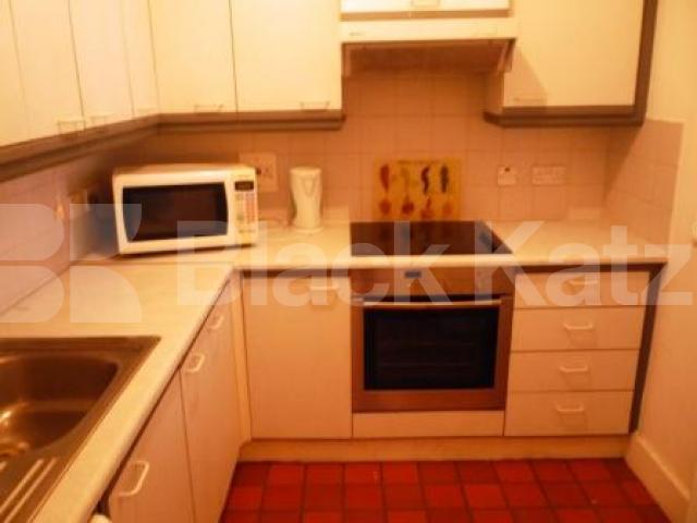 			2 Bedroom, 1 bath, 1 reception Ground Floor Flat			 Milton Road, HIGHGATE