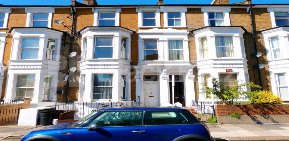 			NEW INSTRUCTION- PRIVATE ROOF TERRACE , 3 Bedroom, 1 bath, 1 reception Apartment			 Weltje Road, , Hammersmith