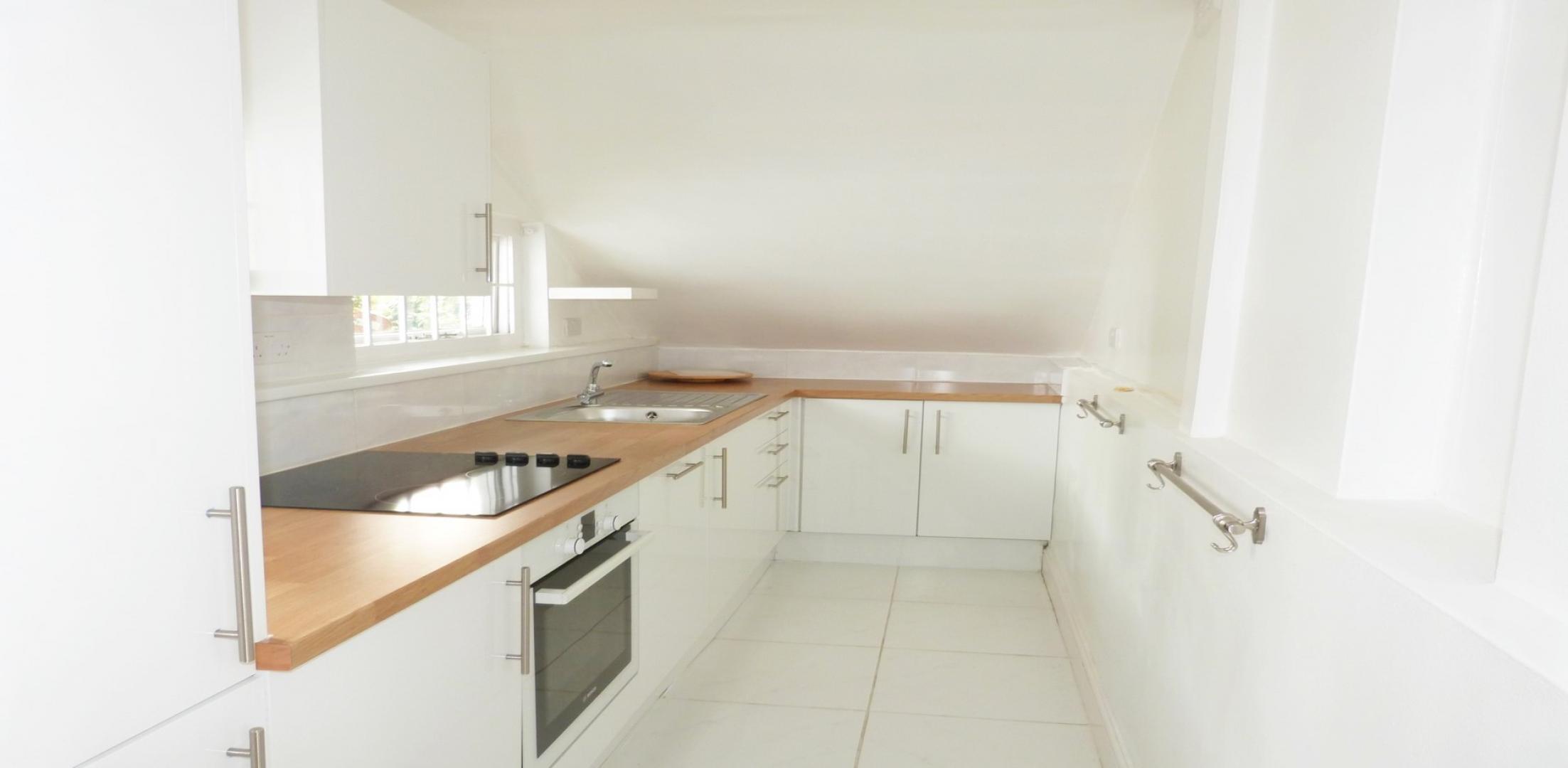 			3 Bedroom, 1 bath, 1 reception Flat			 Priory Road, WEST/SOUTH HAMPSTEAD