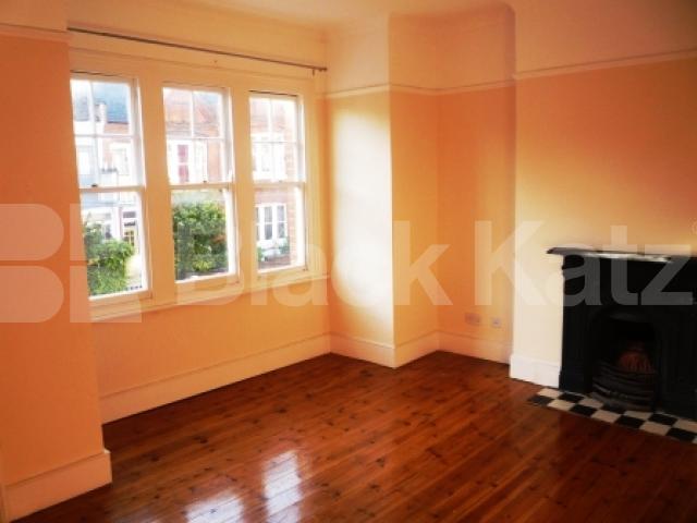 			5 Bedroom, 1 bath, 1 reception House			 Rathcoole Gardens, CROUCH END