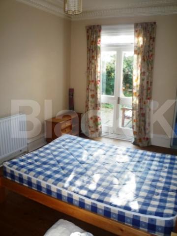 			4 Bedroom, 1 bath, 1 reception House			 Inderwick Road, CROUCH END