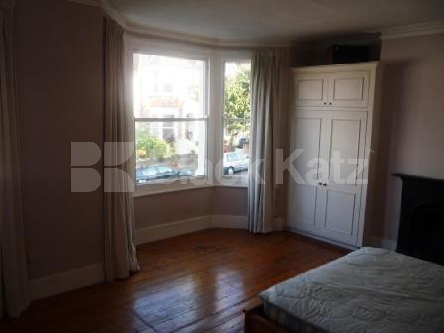 			4 Bedroom, 1 bath, 1 reception House			 Inderwick Road, CROUCH END
