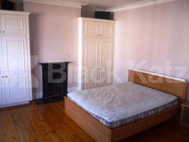 			4 Bedroom, 1 bath, 1 reception House			 Inderwick Road, CROUCH END