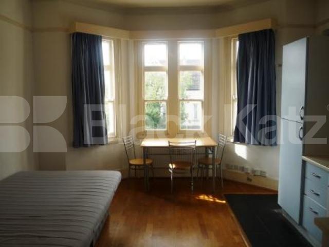 			Studio Apartment, 1 bath, 1 reception Studio			 Muswell Hill, MUSWELL HILL