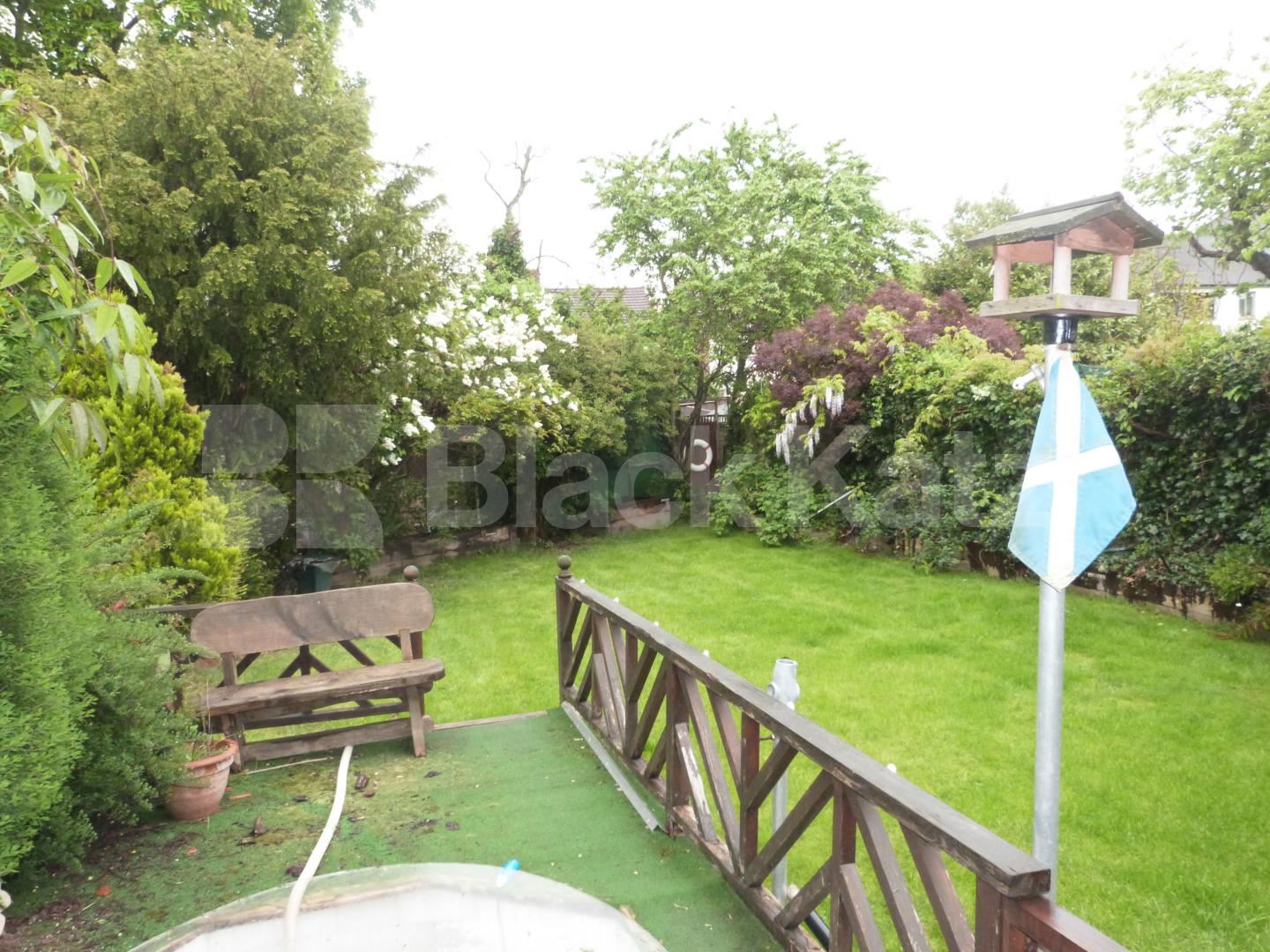 			3 Bedroom, 1 bath, 1 reception Detached House			 Macdonald Road, New Southgate