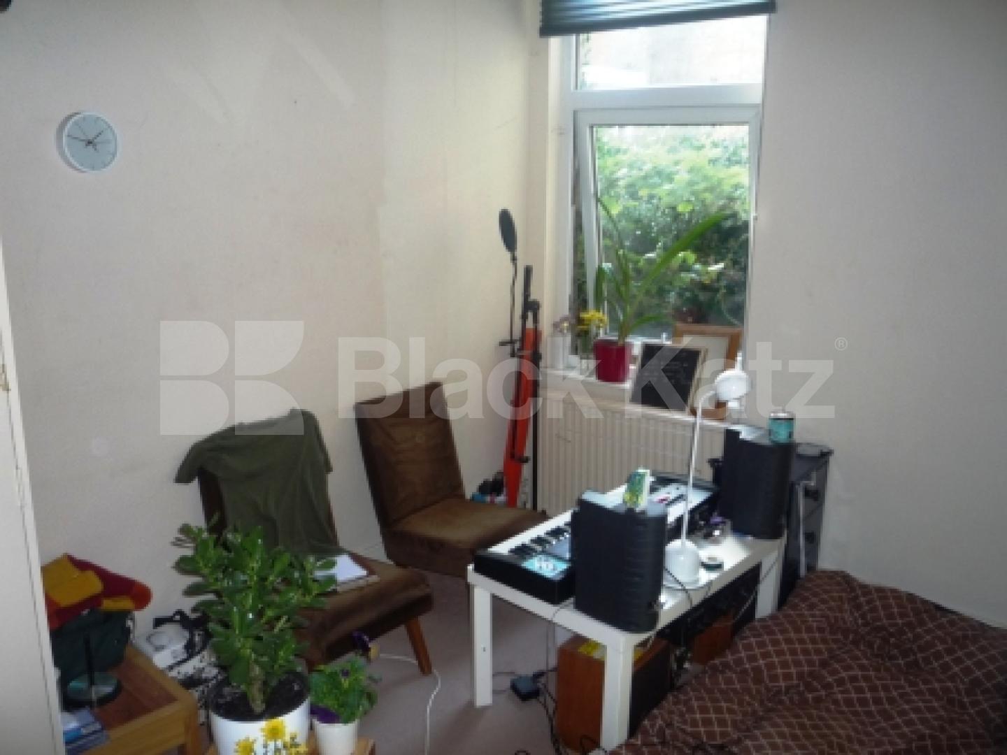 			NEW INSTRUCTION!, 2 Bedroom, 1 bath, 1 reception Flat			 Milton Road, HIGHGATE