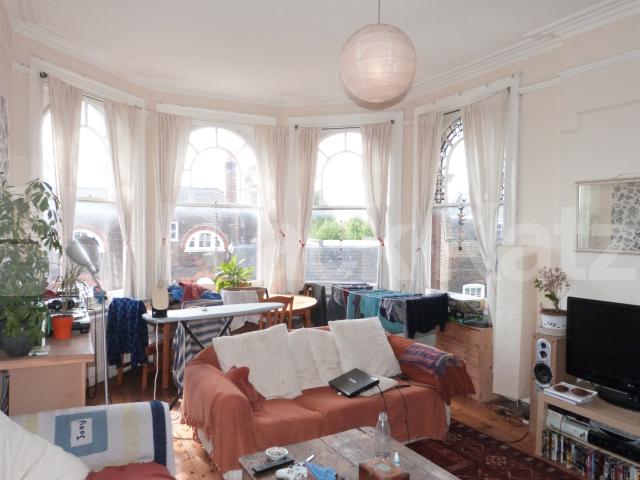 			3 Bedroom, 1 bath, 1 reception Apartment			 Hornsey Lane, Highgate