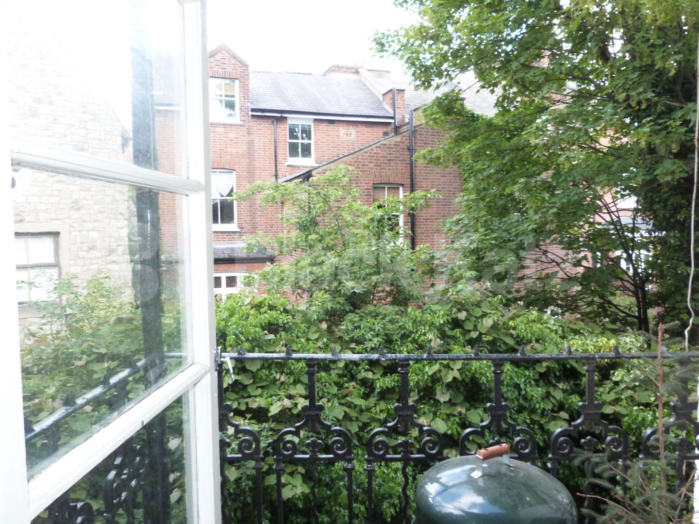			3 Bedroom, 1 bath, 1 reception Apartment			 Hornsey Lane, Highgate