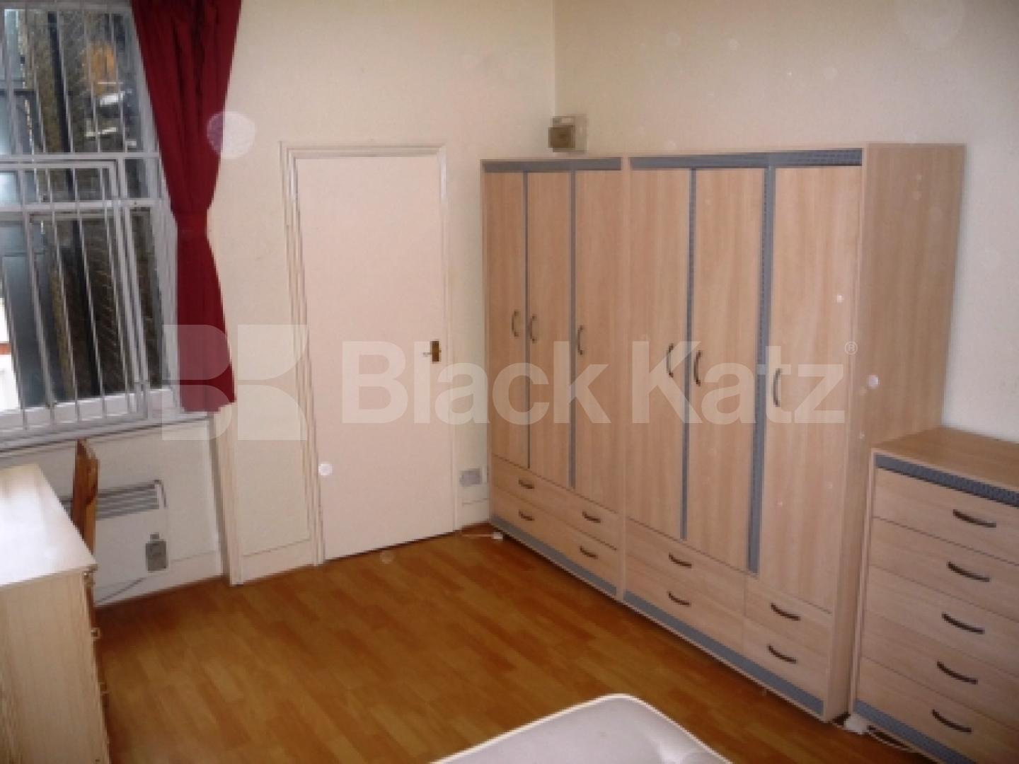 			1 Bedroom, 1 bath, 1 reception Flat			 High Street Hornsey, HORNSEY