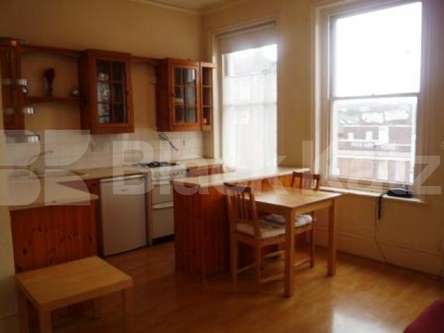 			1 Bedroom, 1 bath, 1 reception Flat			 High Street Hornsey, HORNSEY