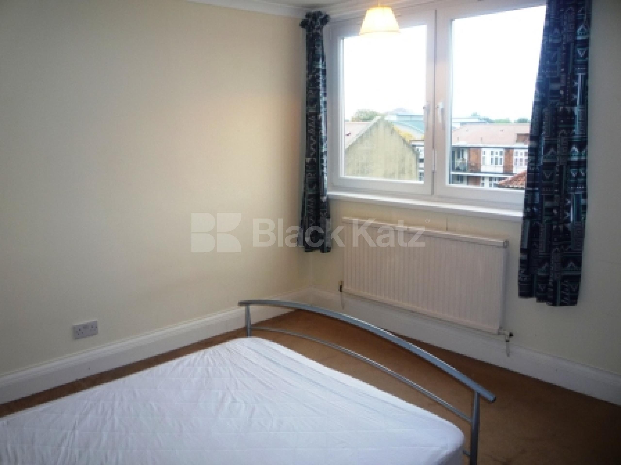 			2 Bedroom, 1 bath, 1 reception Flat			 Campsbourne Road, HORNSEY N8