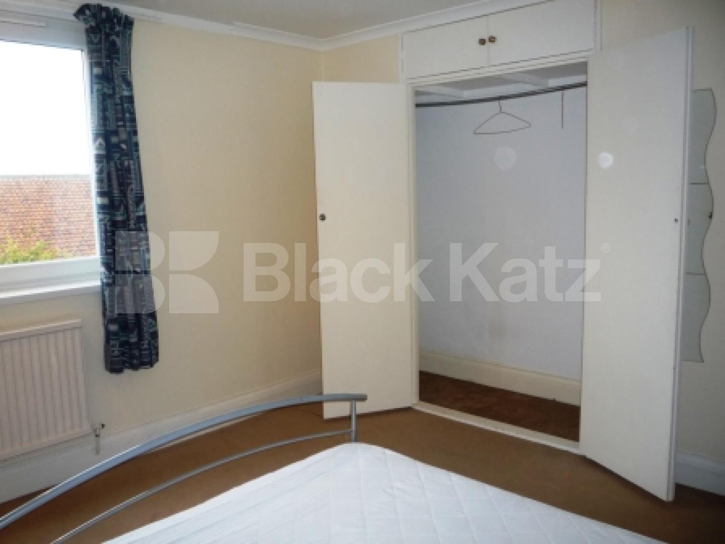 			2 Bedroom, 1 bath, 1 reception Flat			 Campsbourne Road, HORNSEY