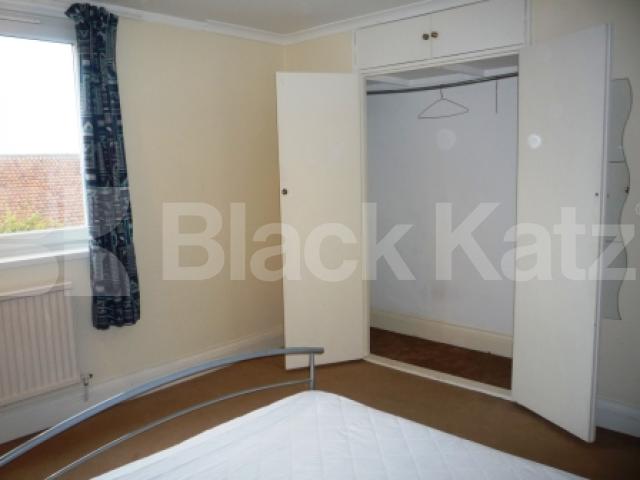 			2 Bedroom, 1 bath, 1 reception Flat			 Campsbourne Road, HORNSEY